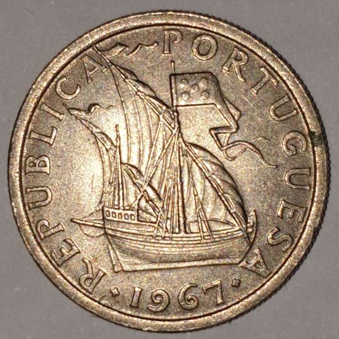 1967 - 2.5 ESCUDOS - 2$50 - 2 1/2 - PORTUGAL - PORTUGUESA - KM#590 - COPPER-NICKEL - PORTUGUESE